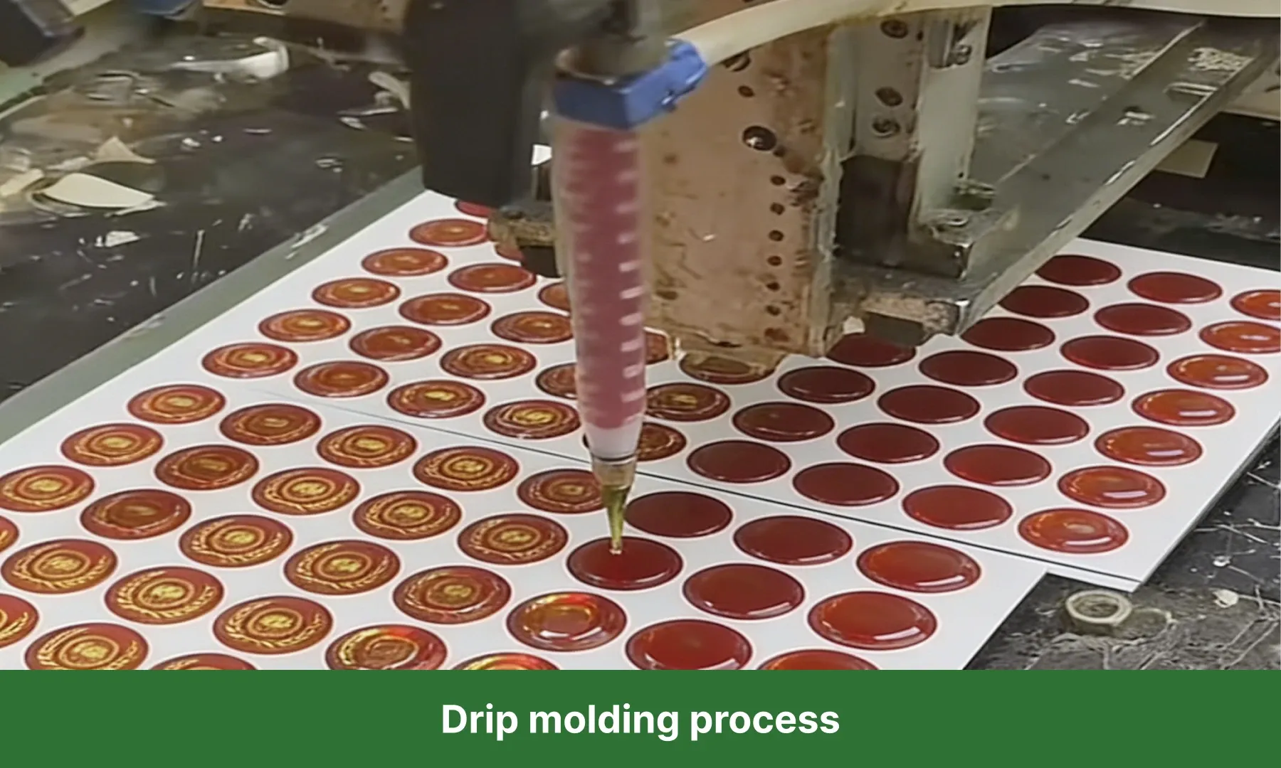 Drip molding process diagram showing thermoplastic material in a fluid state being dripped onto a mold and solidified to form shaped parts
