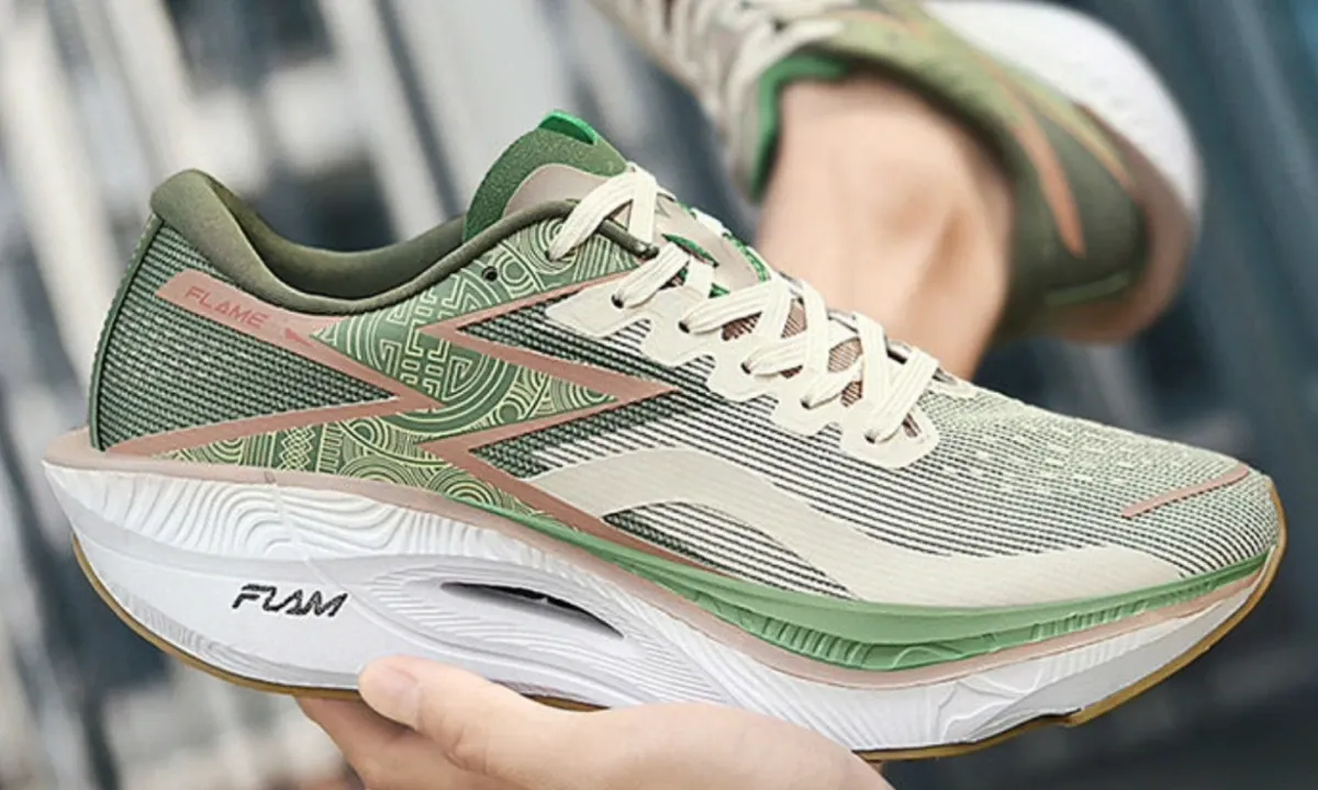 sport shoe with high-rebound EVA foam sole