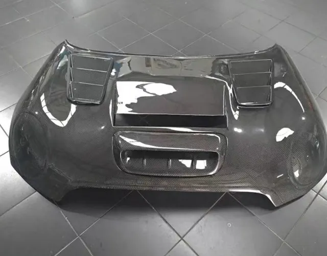 High-gloss carbon fiber product demonstrating superior release performance