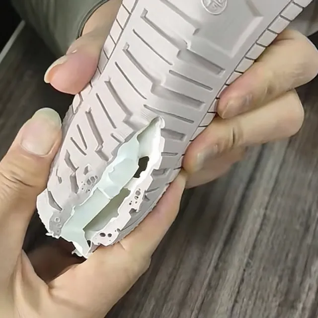 ir bubbles and pinholes defect on molded PU shoe sole surface.